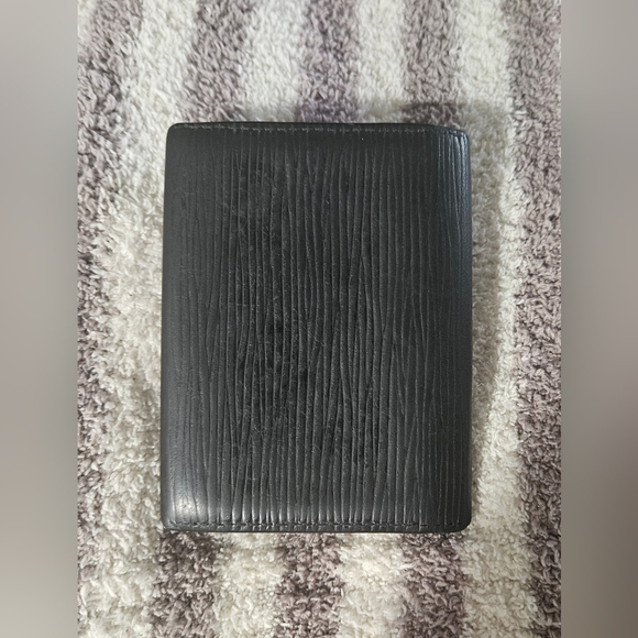 LOUIS VUITTON BIFOLD EPI WALLET - Picture 5 of 10